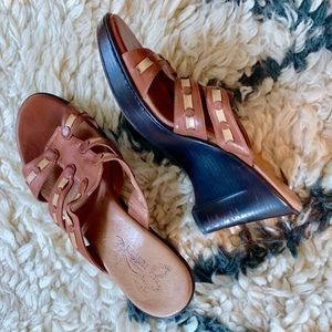 Umberto Raffini Caramel Tan Leather Wedge 9